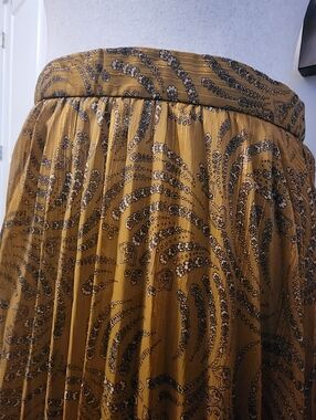 Ann Taylor Women’s Mustard Printed Pleated Skirt Size 8 (tag says 16)